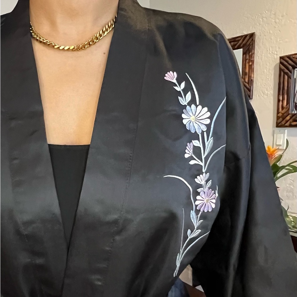 VTG Embroidered Dressing Gown